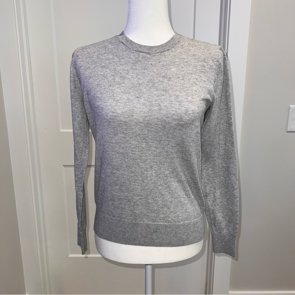 Banana Republic Sweaters - Banana Republic Light Gray Women's Crew Neck Sweater